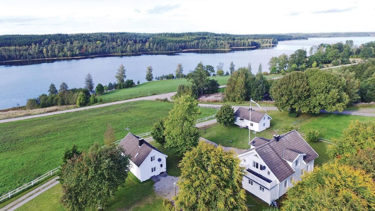 Tomten House | Beautiful home in Dalum with kitchen