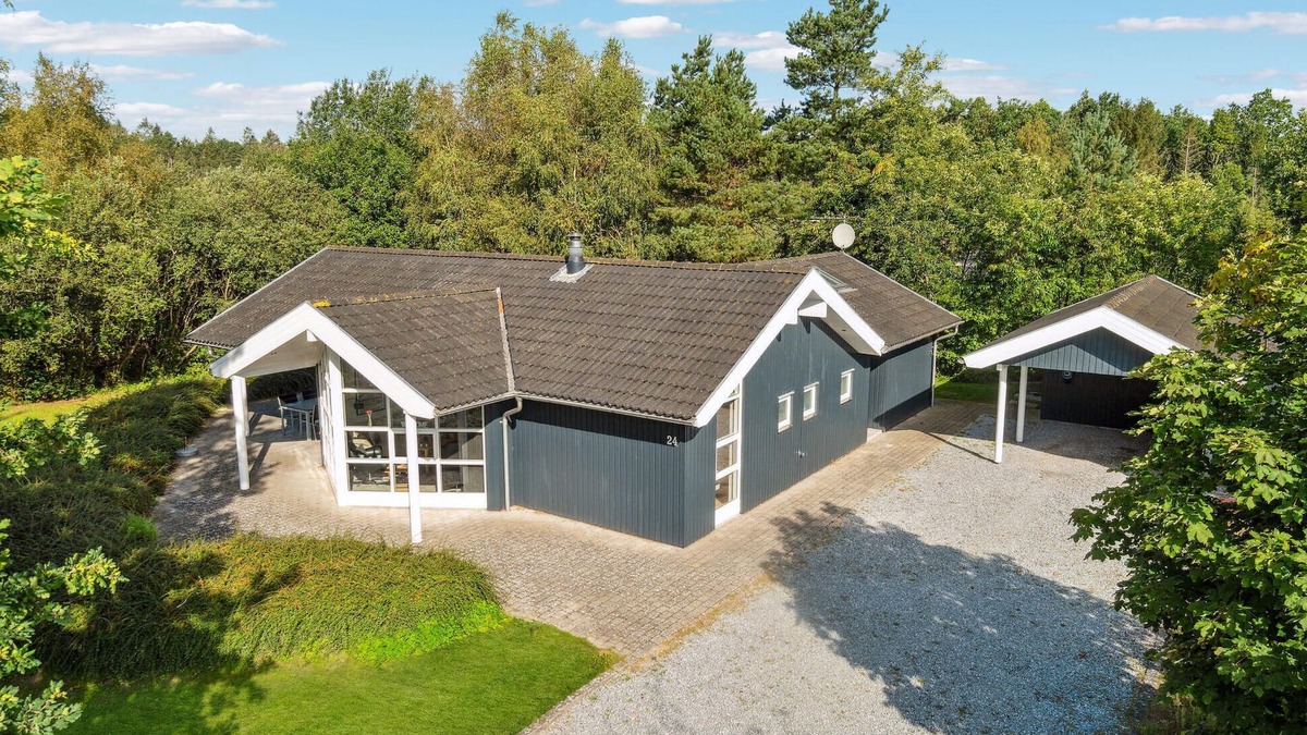 Øksenmølle House | Beautiful home in Ebeltoft with sauna