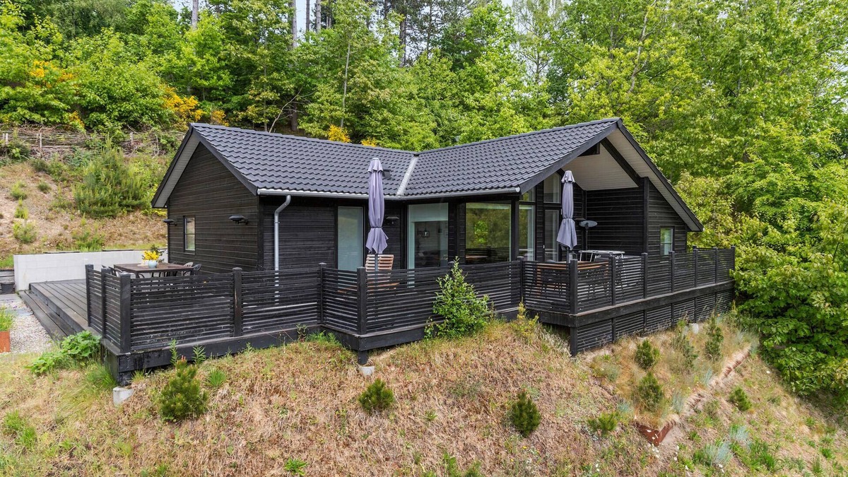 Femmøller House | Beautiful home in Ebeltoft with kitchen