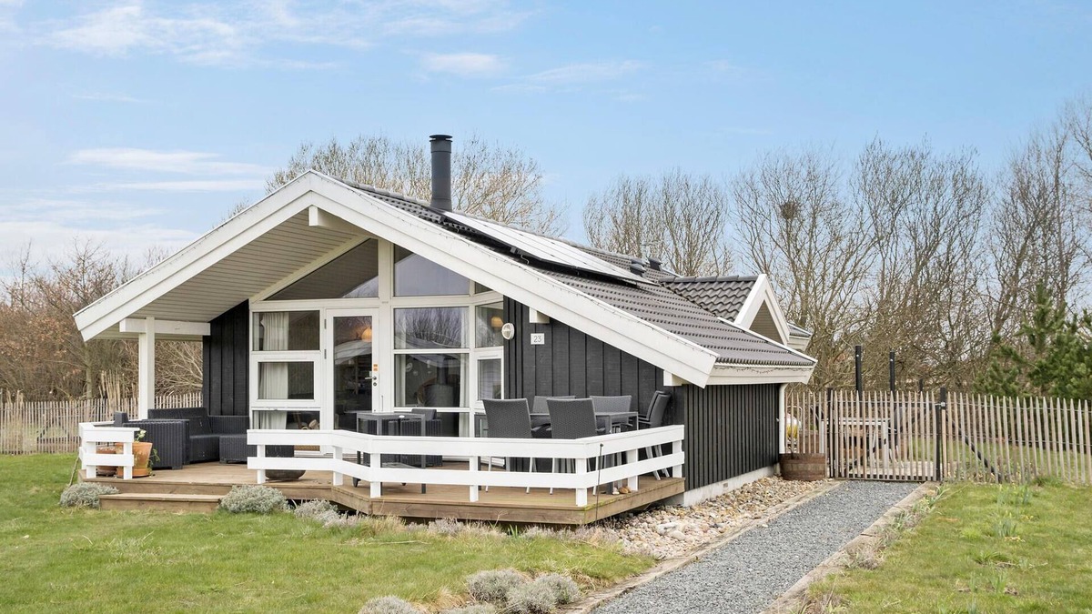 Havnsø House | Beautiful home in Føllenslev with WiFi