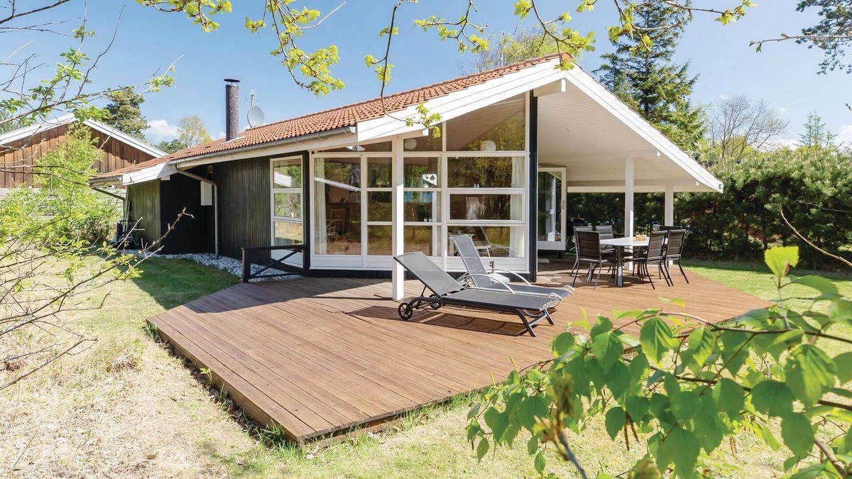 Grlev House | Beautiful home in Gørlev with kitchen