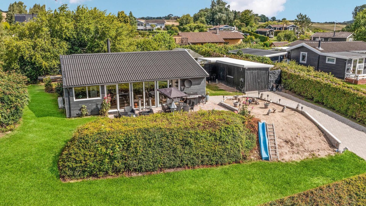 Grevinge House | Beautiful home in Grevinge with kitchen