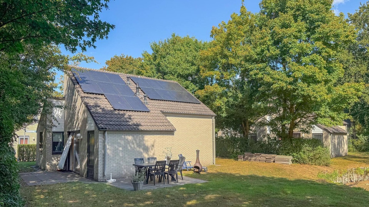 Hoeven House | Beautiful home in Hoeven with WiFi