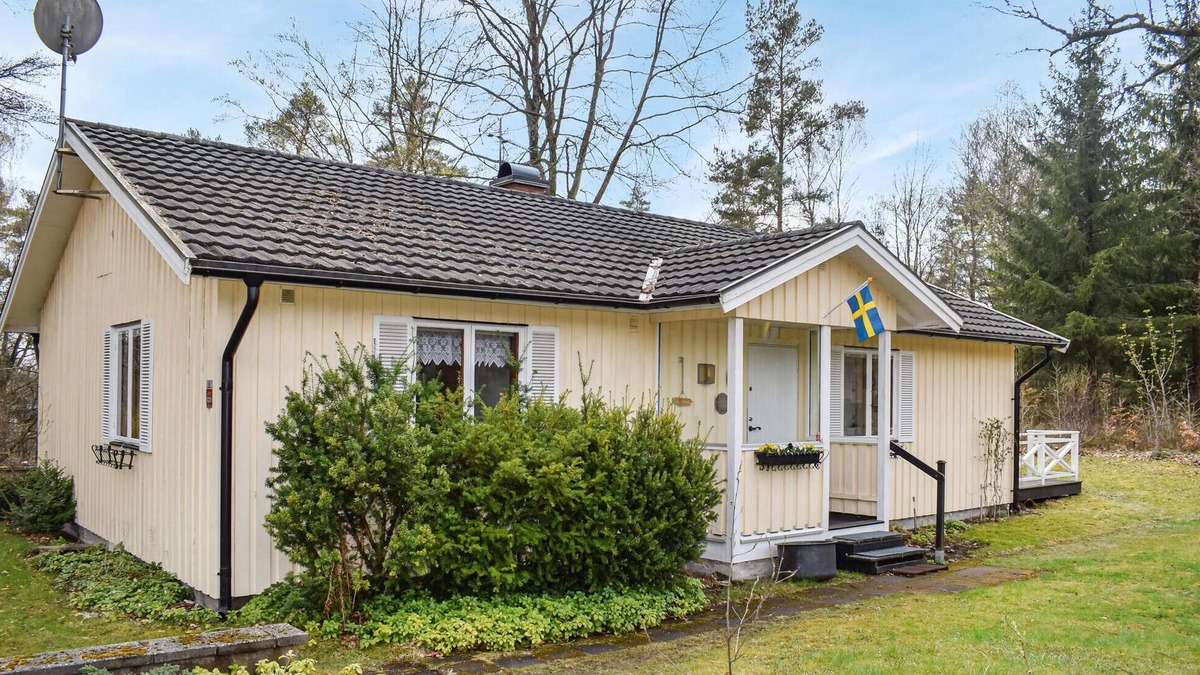 Hylte House | Beautiful home in Hyltebruk with WiFi
