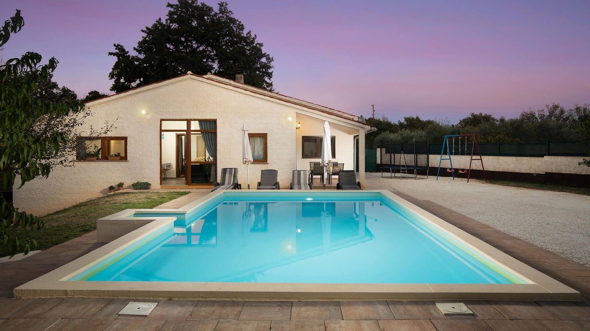 Divsici House | Beautiful home in Marcana with WiFi