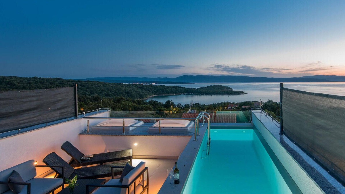 Njivice House | Beautiful home in Njivice with WiFi