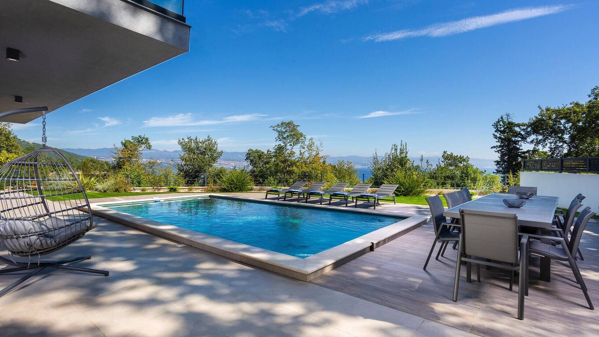 Opric House | Beautiful home in Opric with WiFi