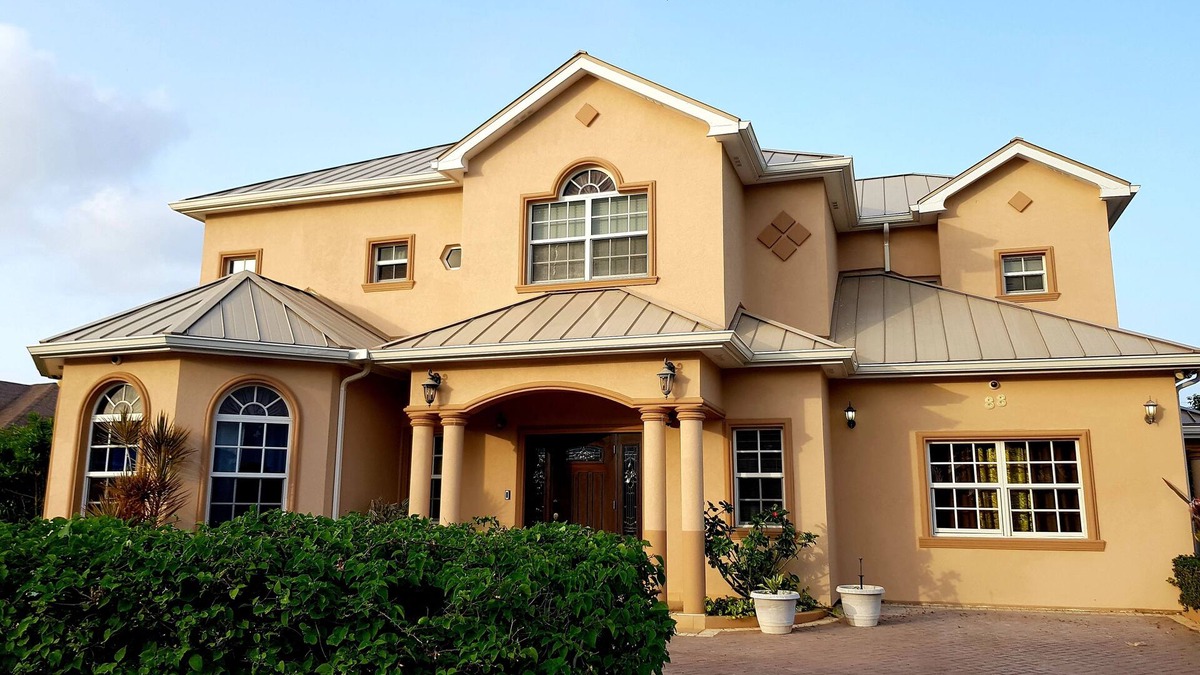 George Town House | Beautiful home in quiet family friendly community - 5 minutes from Spotts beach.