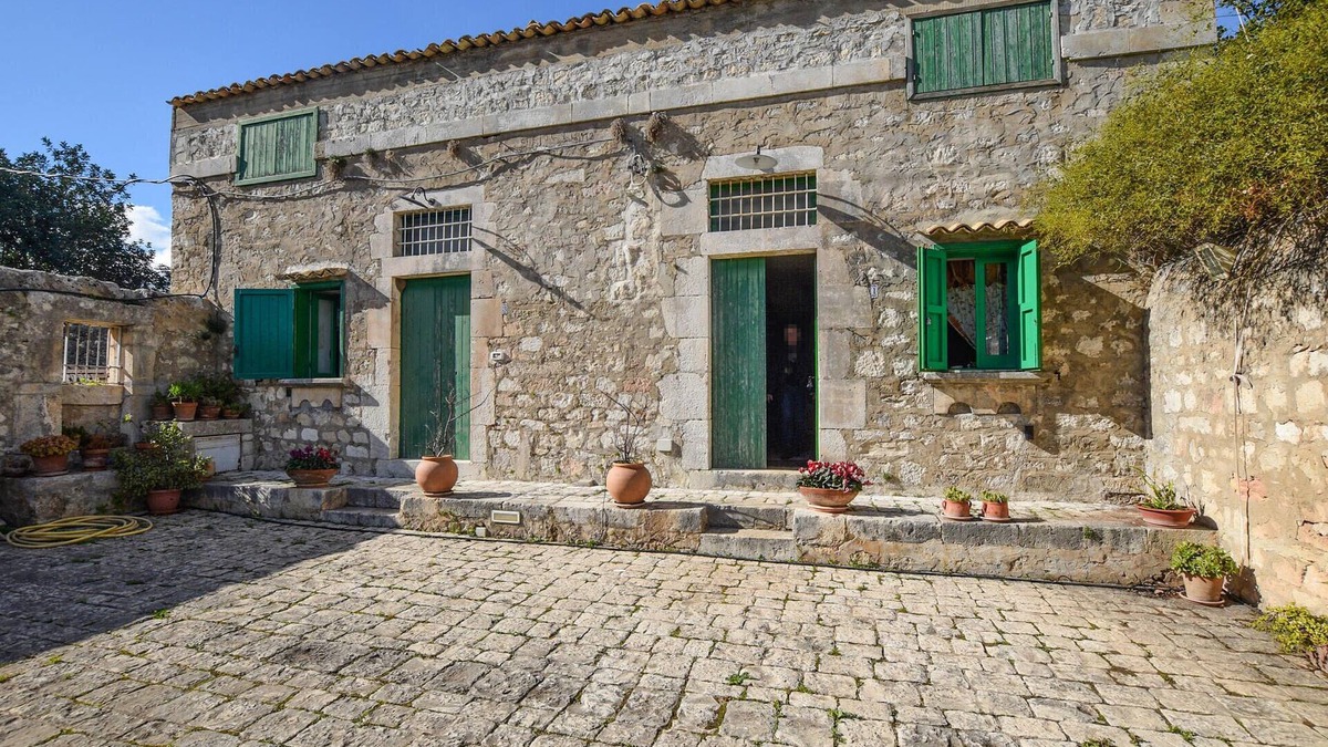 Rosolini House | Beautiful home in Rosolini with WiFi