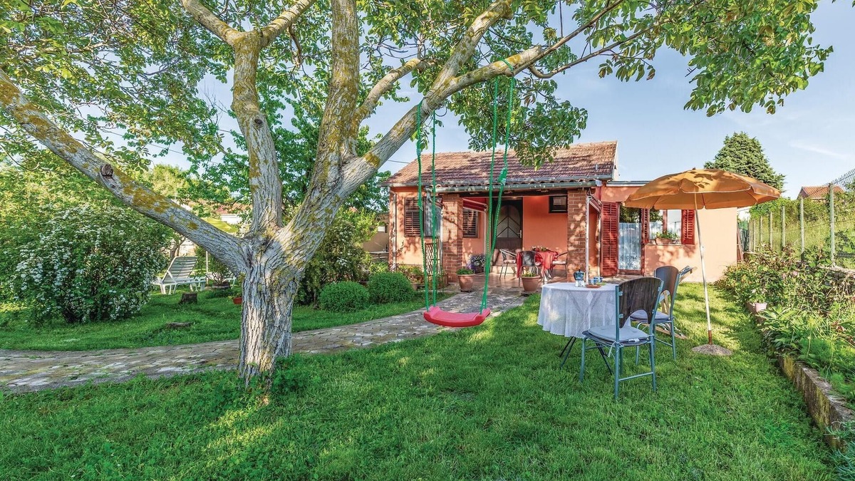 Liznjan House | Beautiful home in Sisan with WiFi