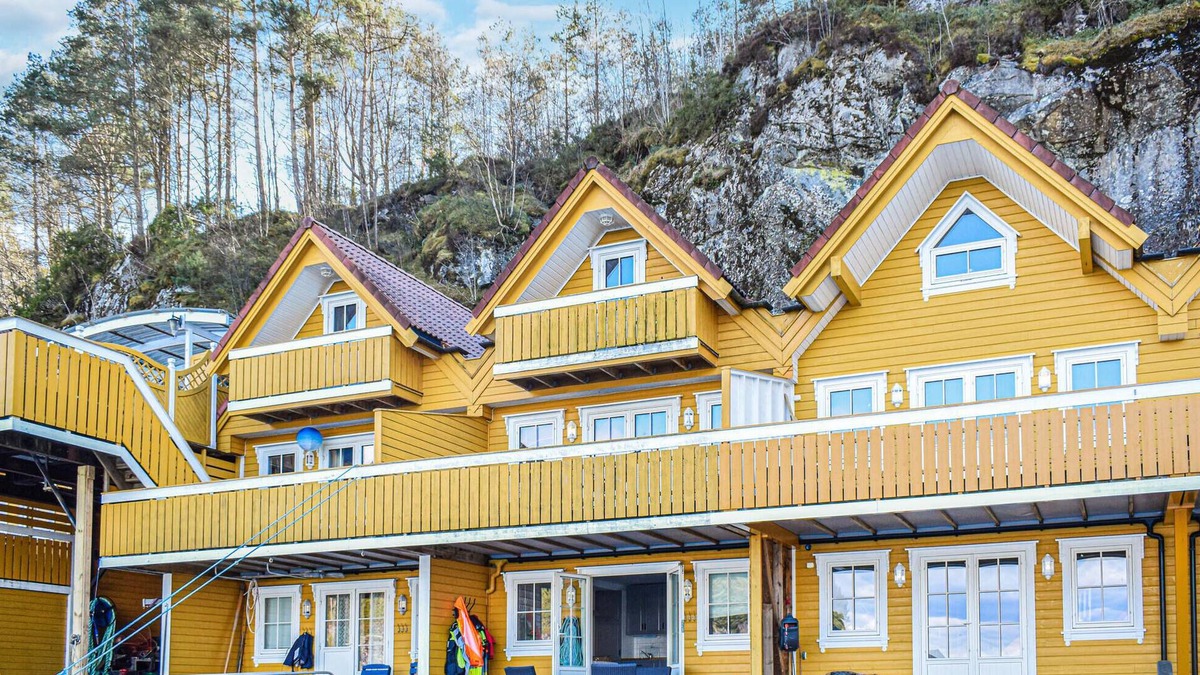 Torangsvag House | Beautiful home in Storebø with WiFi