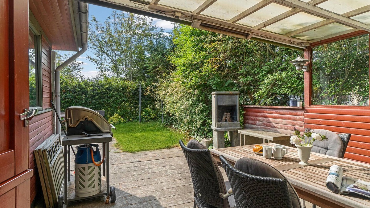 Remmer Strand House | Beautiful home in Struer with kitchen