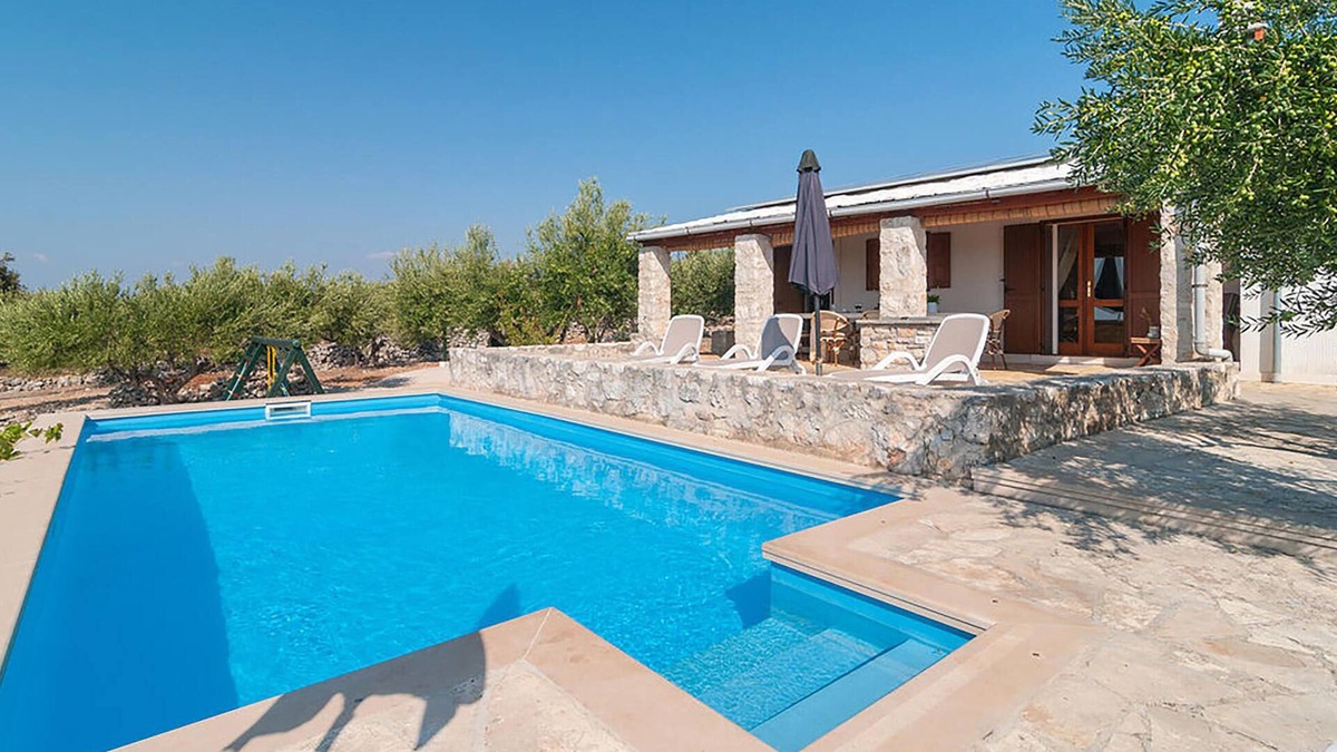 Sutivan House | Beautiful home in Sutivan