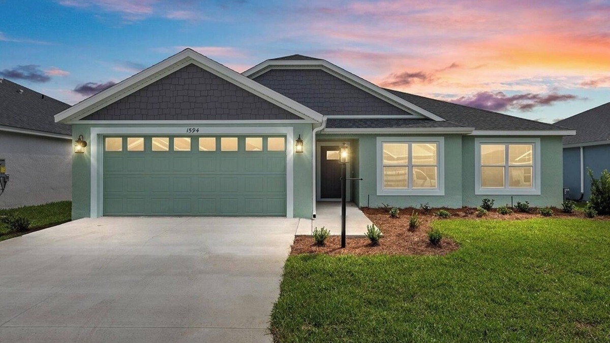 Okahumpka House | Beautiful Home in The Village FL near Sawgrass Grove.