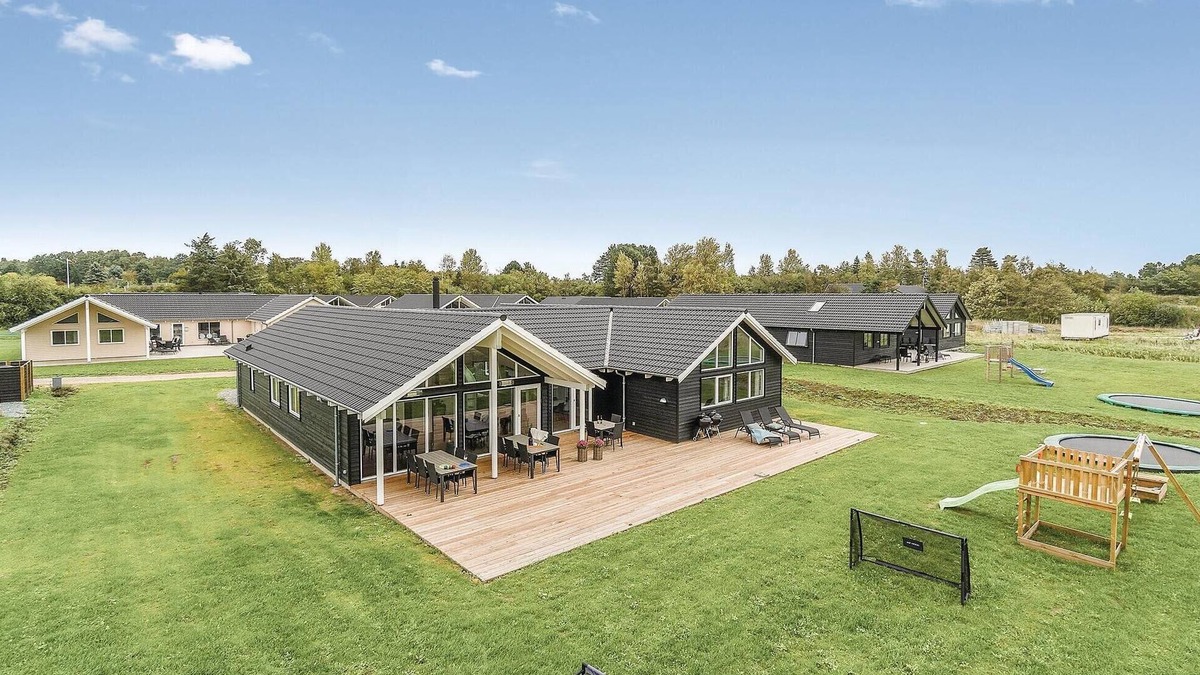Vejby House | Beautiful home in Vejby with sauna