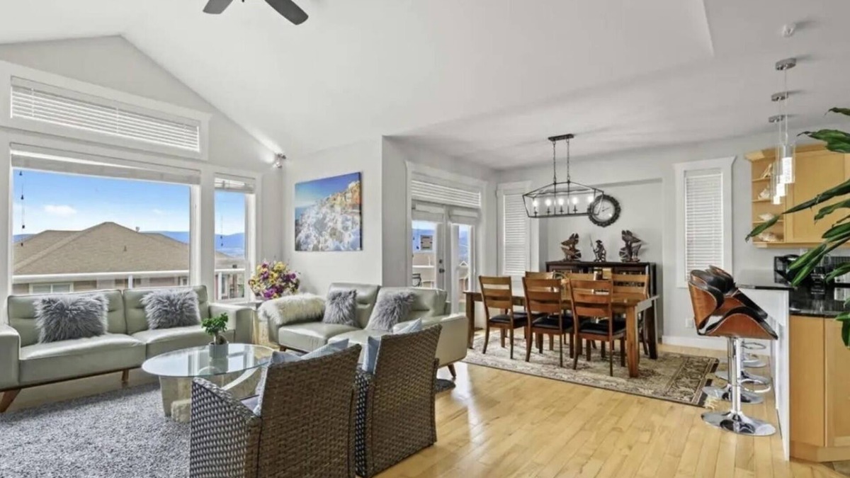 Southwest Mission House | Beautiful Home Kelowna