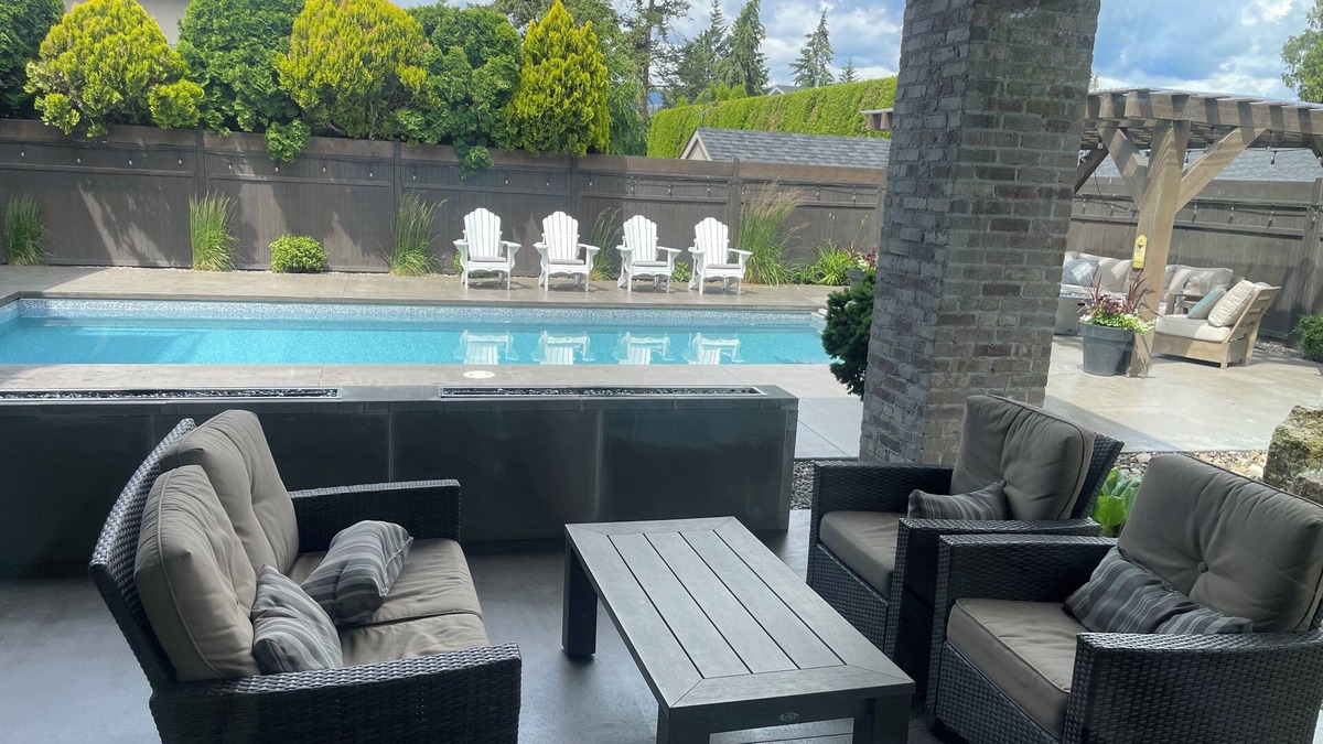 Central Okanagan House | Beautiful home located in Kelownas most upscale neighbourhood
