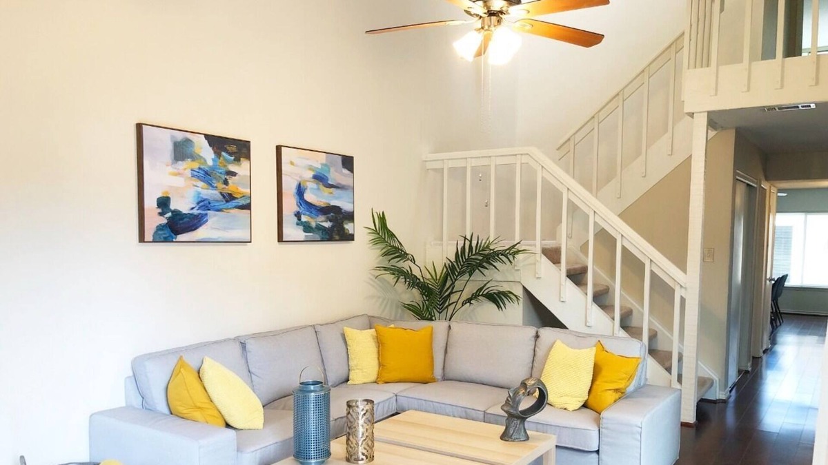 Briarforest House | Beautiful Home near Downtown| King bed