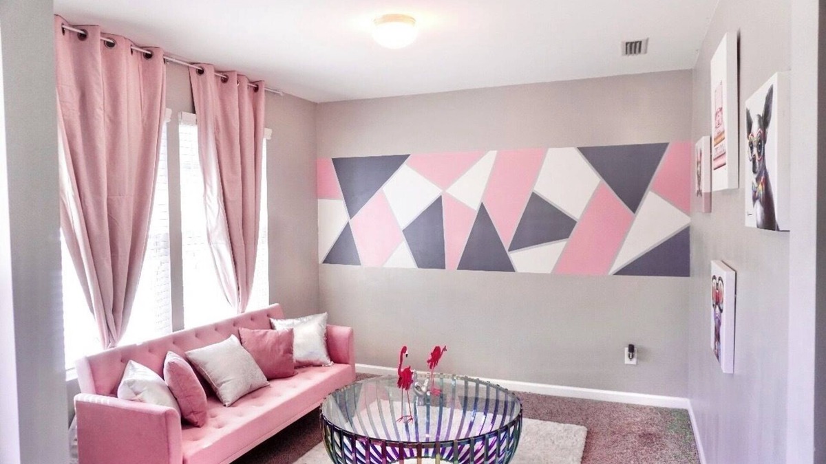 Charlotte House | Beautiful Home Near UNC & More.Wi-Fi.2 lofts!