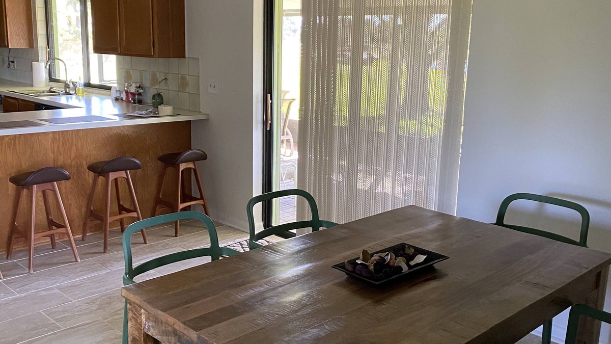 Clewiston House | beautiful home on a 3 acre lake with security