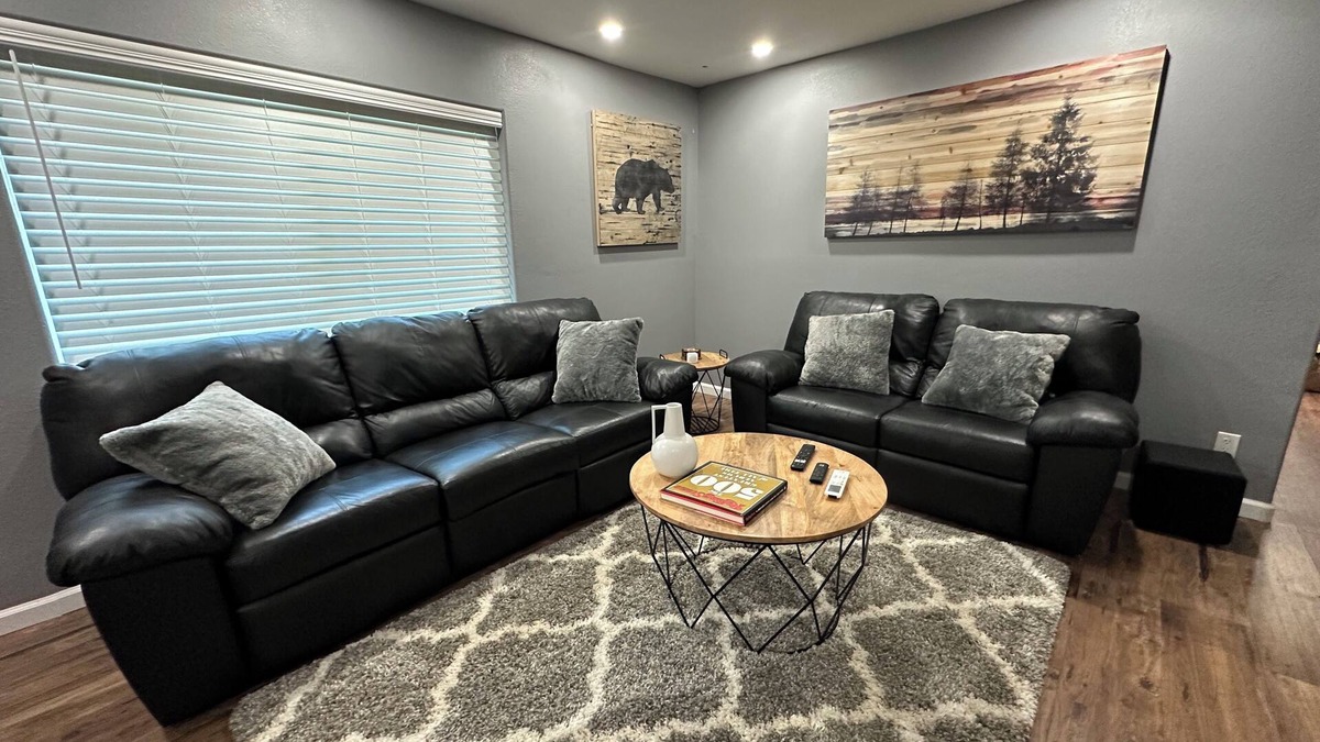 Columbia House | Beautiful home on full acre of privacy just steps away from Columbia State Park