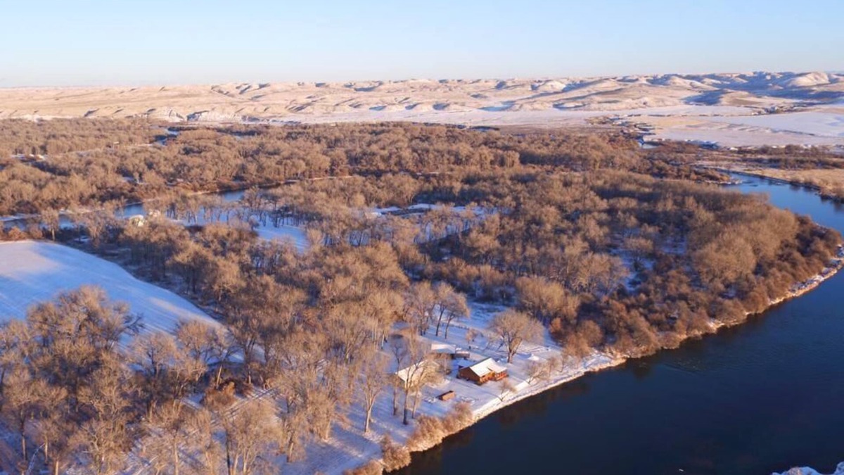 Hardin House | Beautiful Home on the Big Horn River