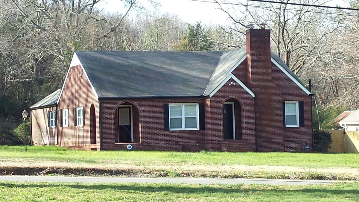 Cartersville House | Beautiful home on 20 acres in heart of Cartersville just 10 mins to Lake Point