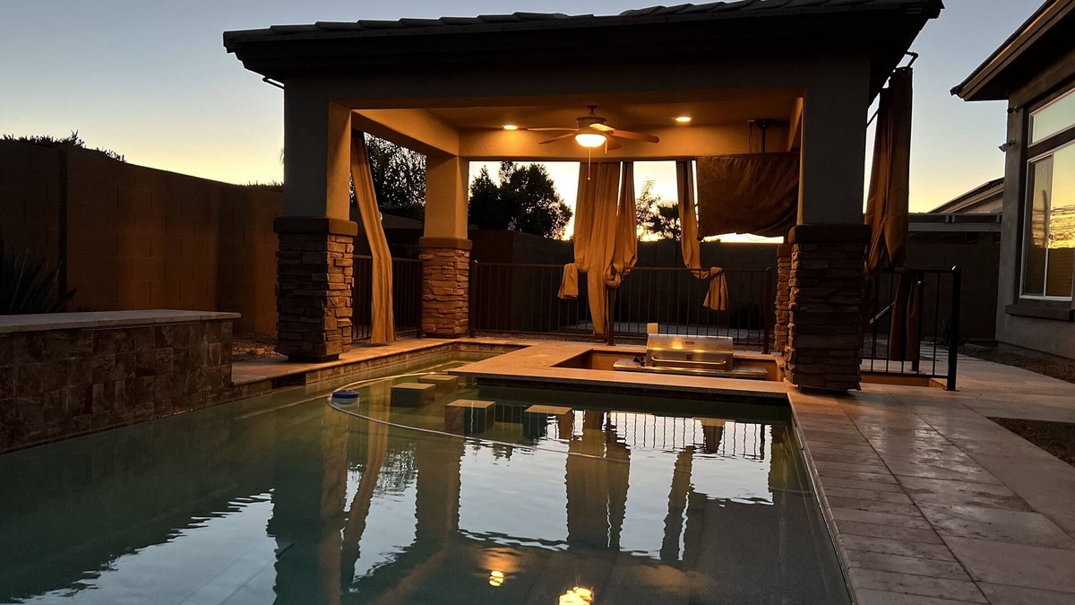 Palm Valley House | Beautiful home-Litchfield Park- Backyard Paradise w/Heated Pool & Swim Up Bar