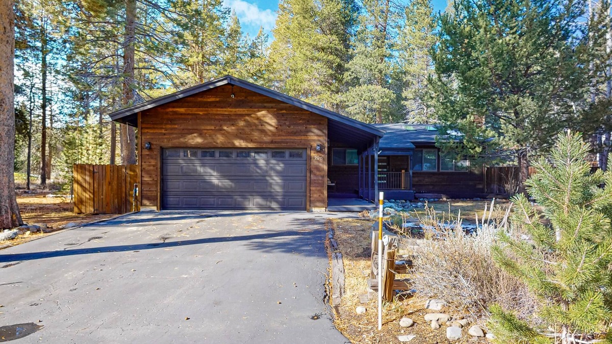 South Lake Tahoe House | Beautiful home with private hot tub, gazebo, and gas fireplace