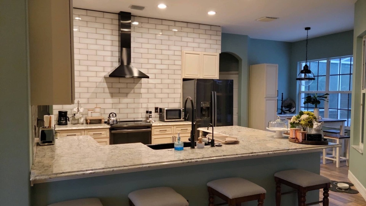 Summerhaven House | Beautiful Home with pool in an exclusive neighborhood