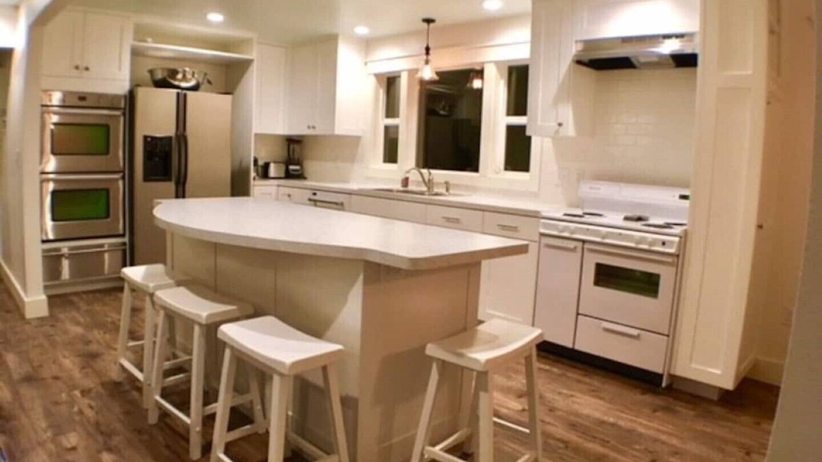 Burley House | Beautiful home with studio apartment