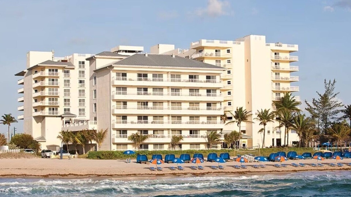 Pompano Beach Condo | Beautiful Hotel in Royal Vista 2BD near North Ocean Park