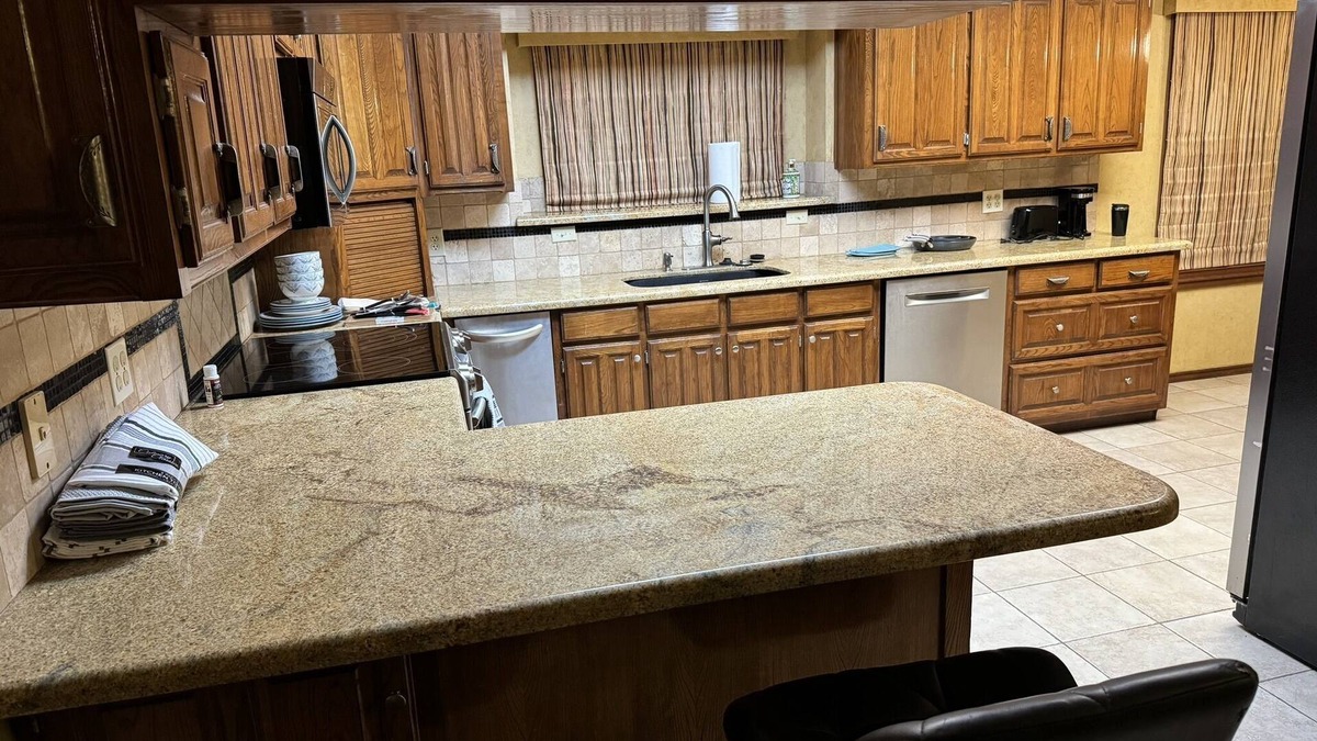 Sachse House | Beautiful house, 2 acre private property, lot of trees, inside a safe community