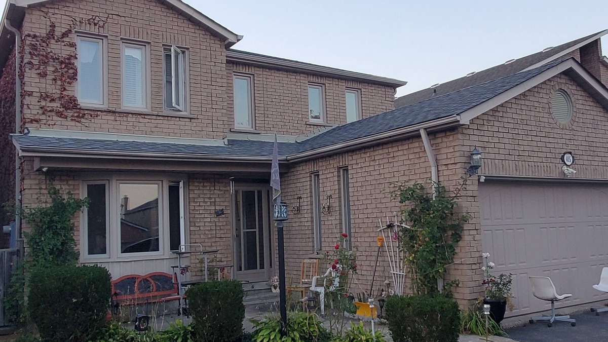 Hurontario House | Beautiful House b/w Square One and Heart Land less than 5 min drive, Mississauga
