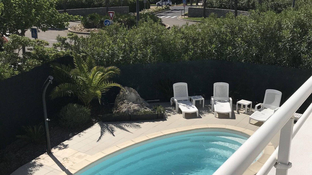 Sete Villa | Beautiful House by the sea for 9 pax in SETE Villeroy District