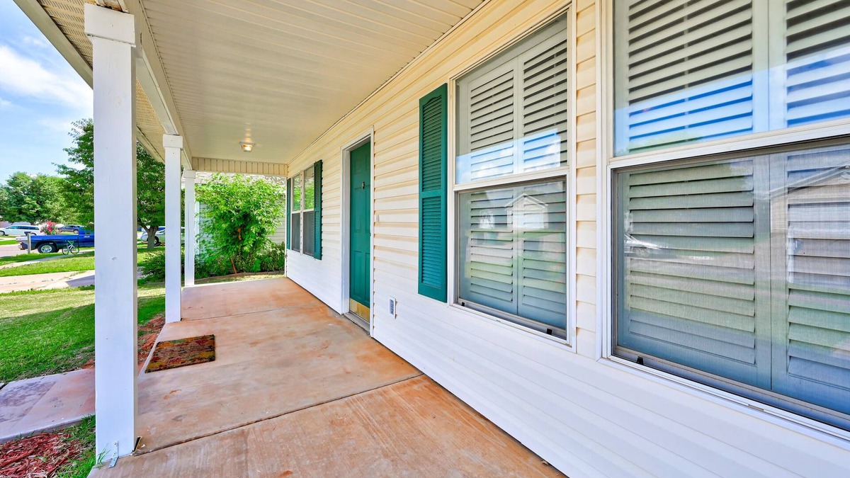 Wheatland House | Beautiful house in quiet neighborhood just off I-40.