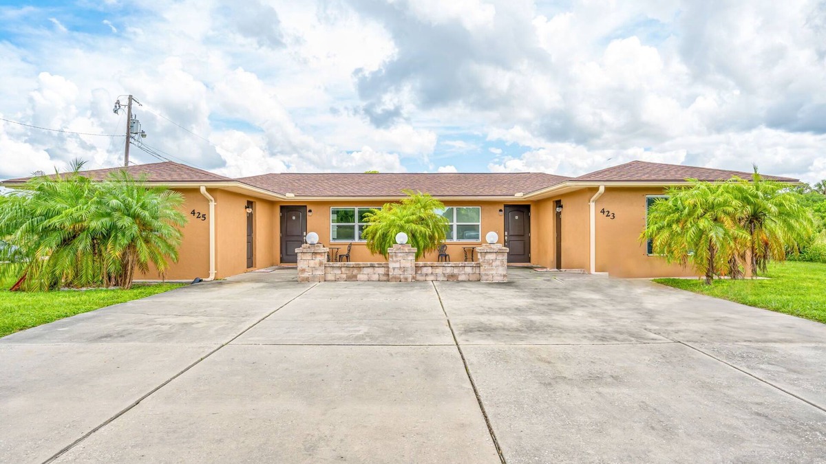 Warm Mineral Springs House | Beautiful House near Warm Mineral Springs