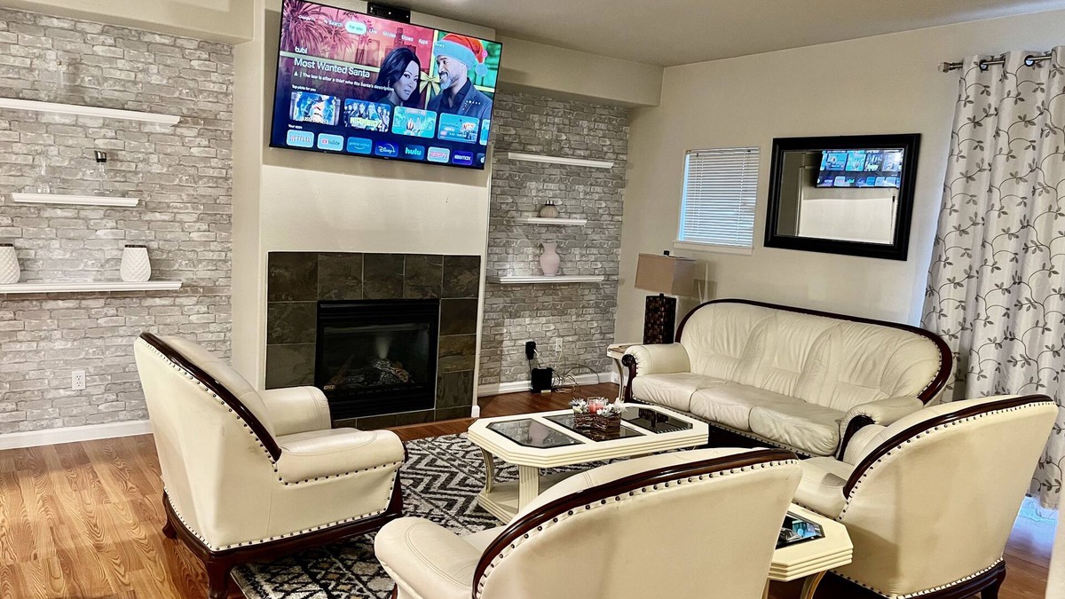 Aloha Condo | Beautiful house