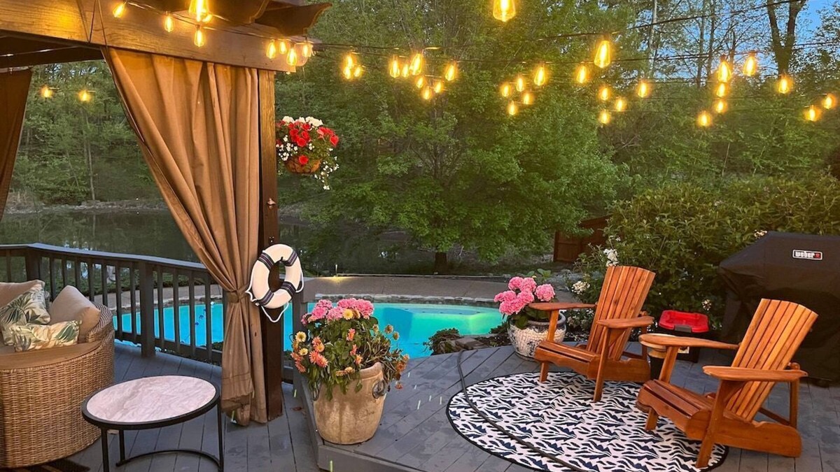 Olive Branch House | Beautiful House with Pool by Snowden Grove