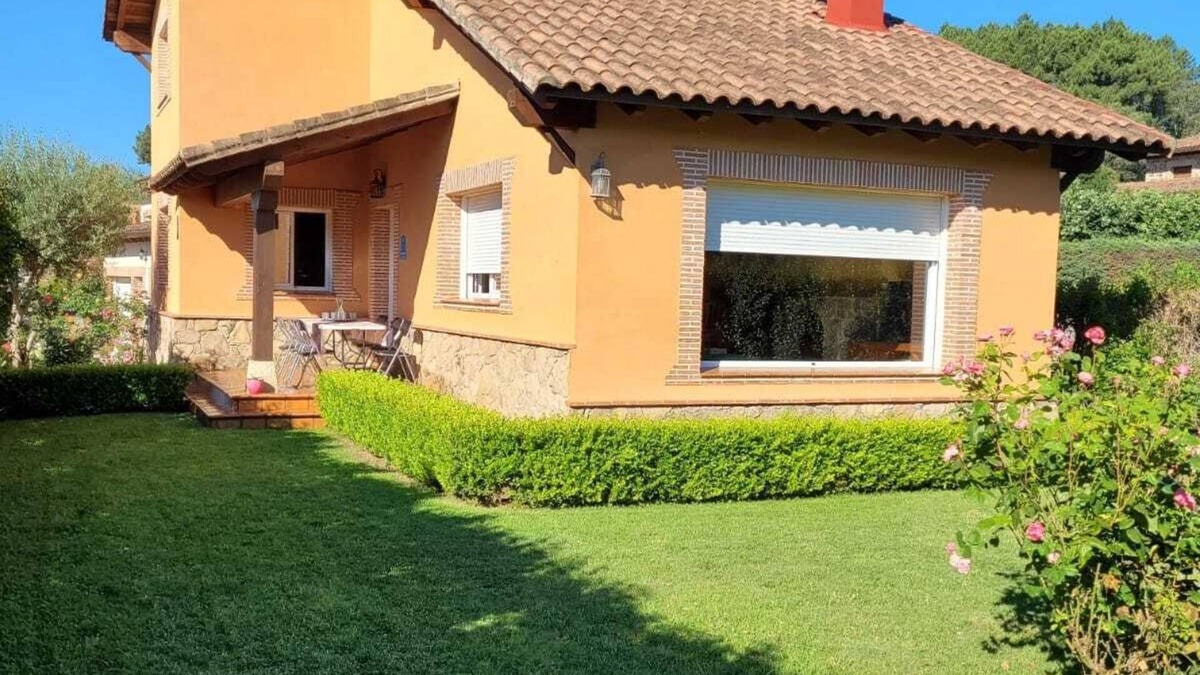 Candeleda Ski Chalet | Beautiful individual villa in Candeleda. 500 meters from the center