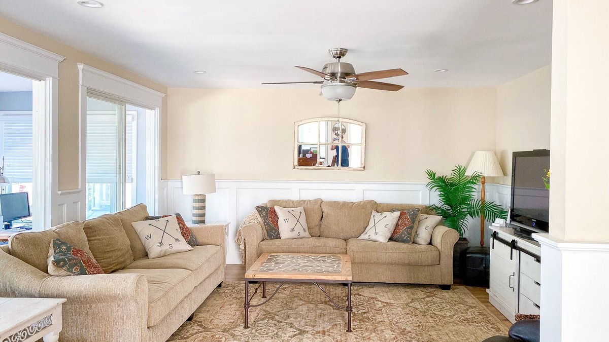 Gold Coast House | Beautiful, inviting, steps to gorgeous beach, impeccably clean!