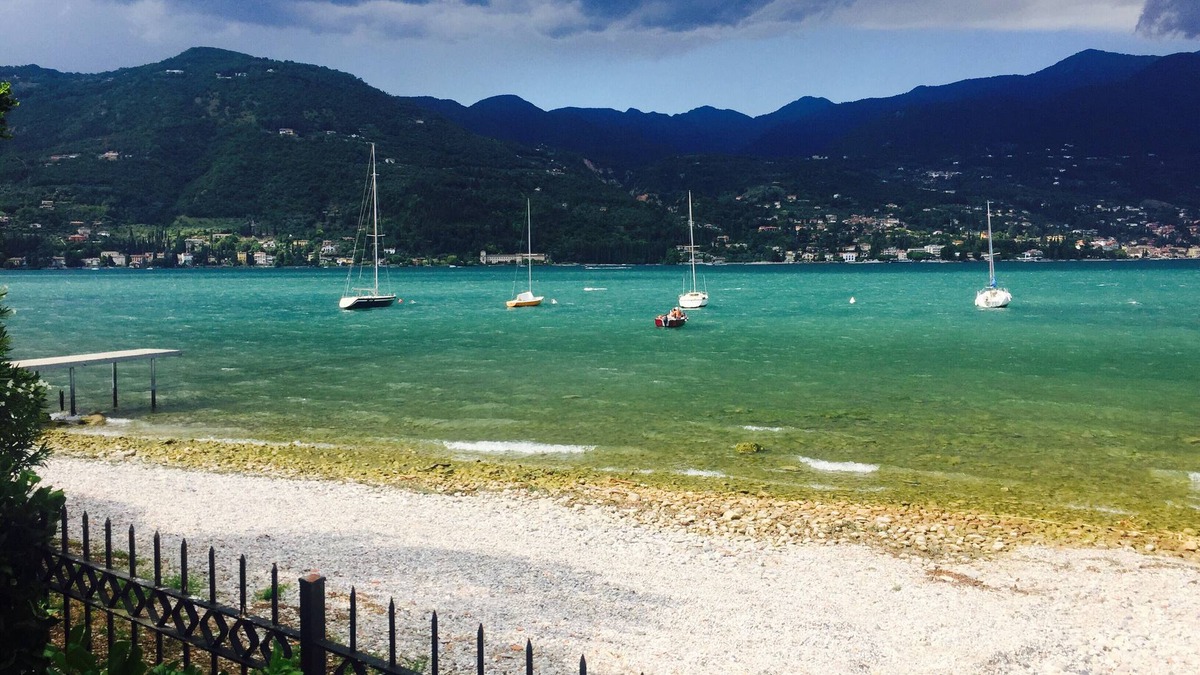Portese Villa | Beautiful Villa with PRIVATE BEACH for 8 people, AC, parking, garden