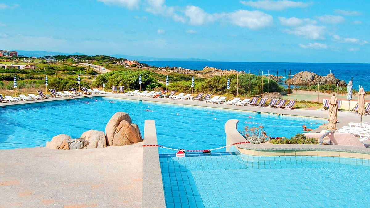 Santa Reparata Apartment | Beautiful apartment for 4 guests with A/C, pool, TV, terrace and pets allowed