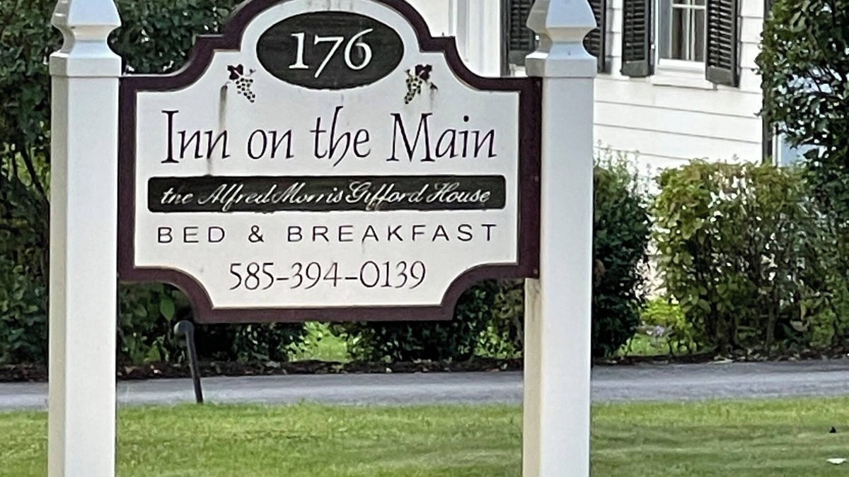 Canandaigua Bed & Breakfast | Beautiful King Size Bed, private bath and breakfast included