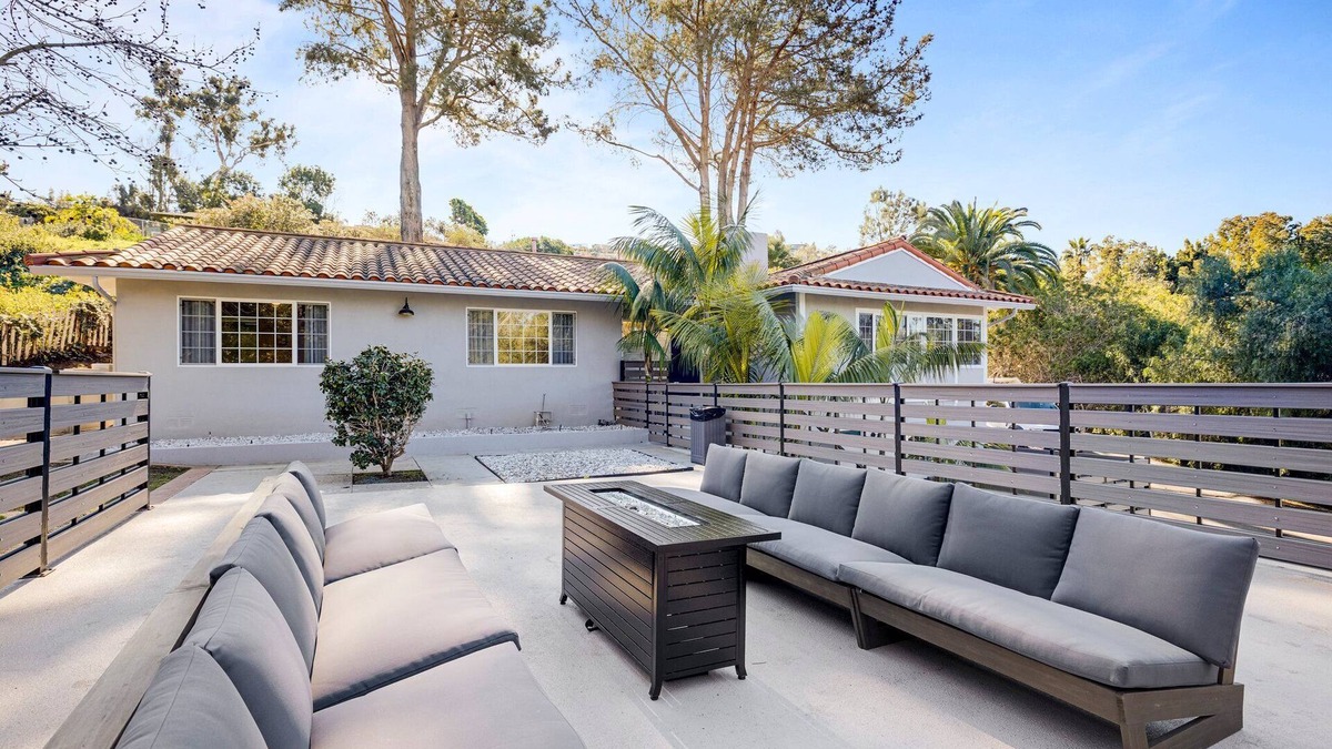 La Jolla Heights House | Beautiful La Jolla, Walk to Beach, Dog Friendly, HotTub, Fire Pit, Huge Deck,