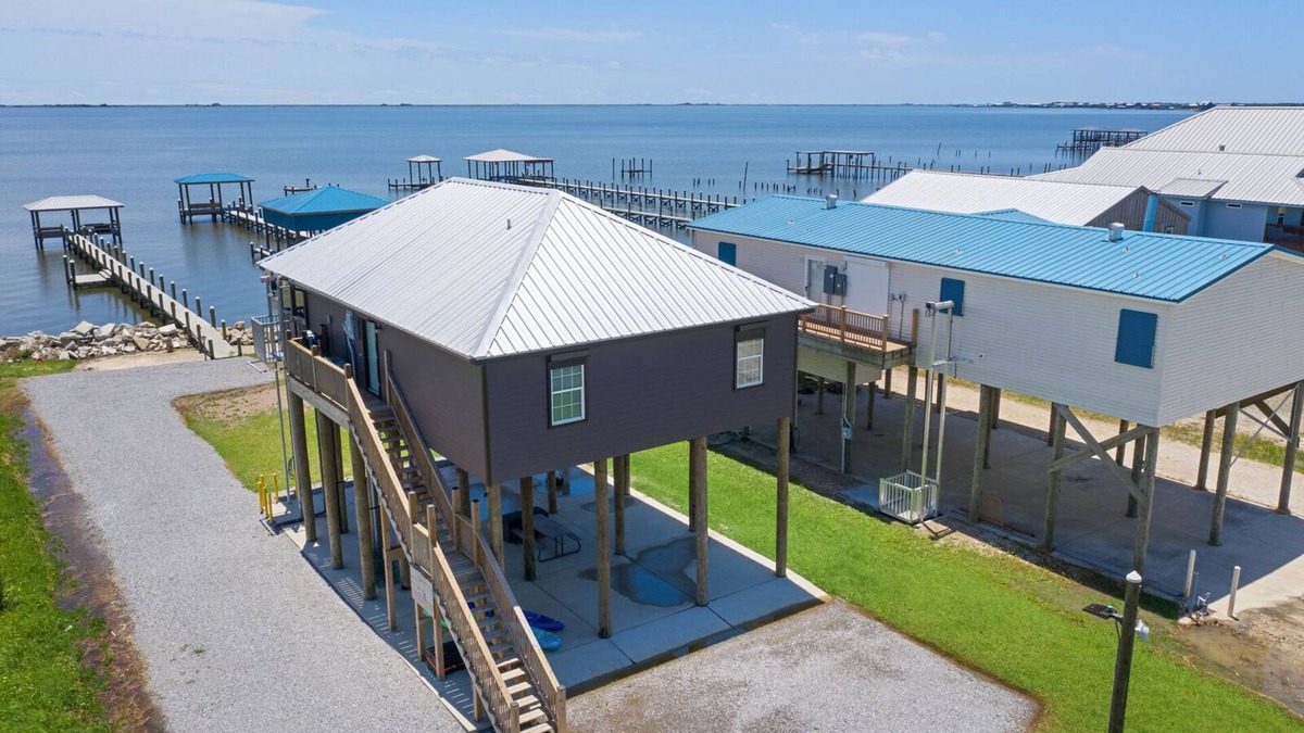 Lake Catherine House | Beautiful Lake House w/Private Pier & Dock, Kayaks, Fishing + Crabbing Gear