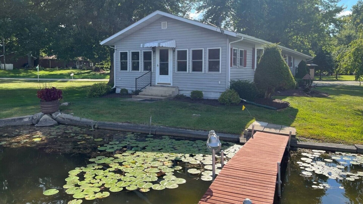 Mill Creek House | Beautiful Lake House steps from the water's edge