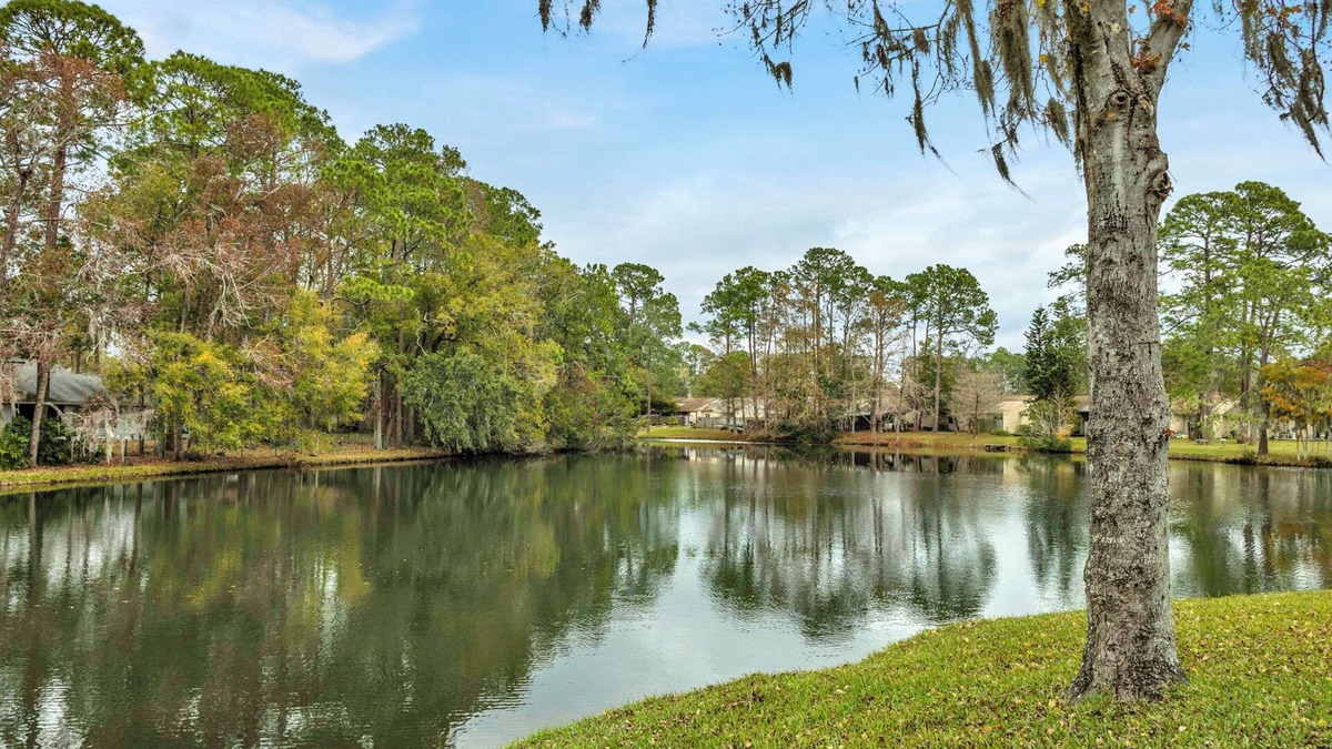 Southside House | Beautiful Lake Mandarin Home