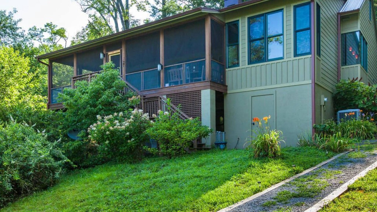 Saluda House | Beautiful Lake Summit Home And Boathouse