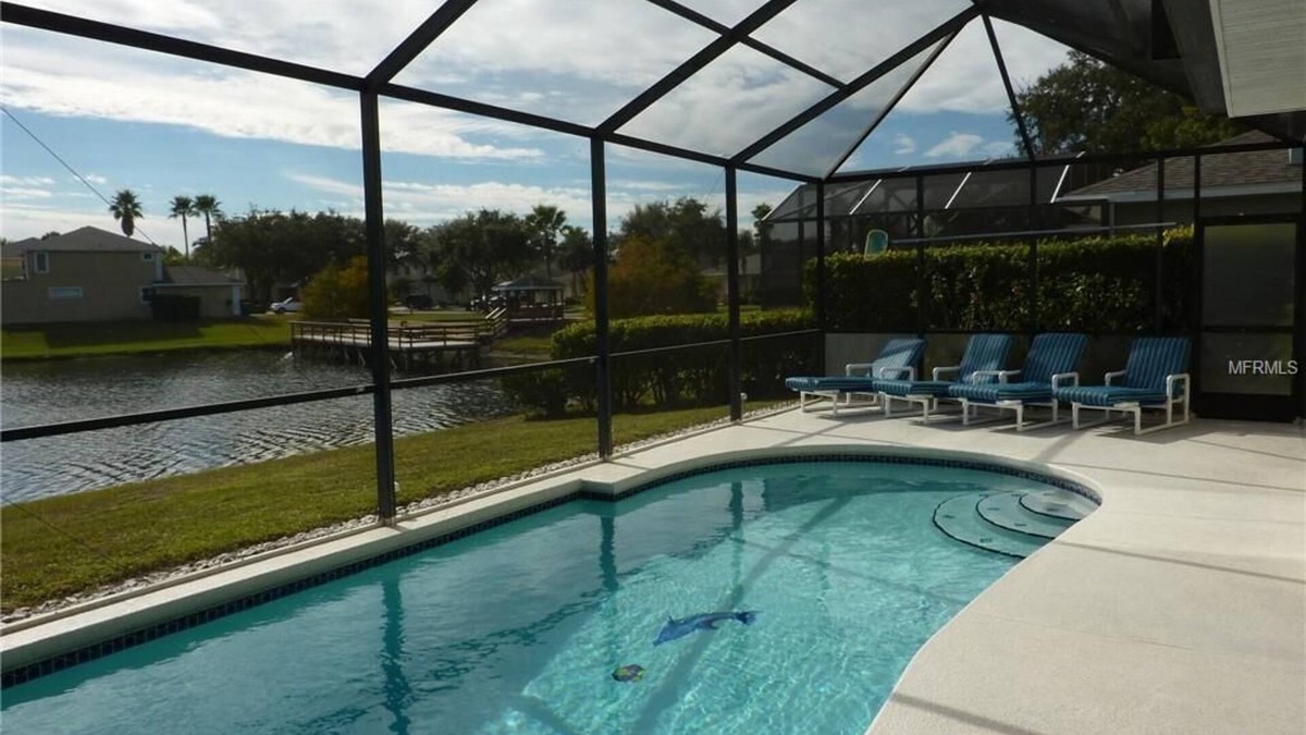 Sunset Lakes House | Beautiful Lake View 5 Bed 3 1/2 Bath Home